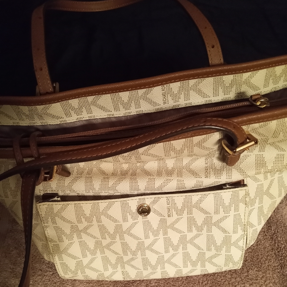 PURSES  /  SOLD